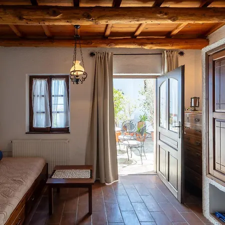 Ilianthos Traditional Maisonette Hersonissos (Crete)