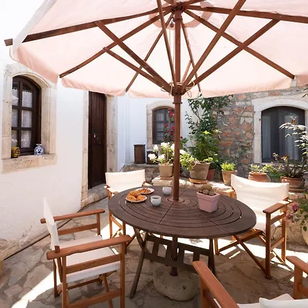 펜션 Ilianthos Traditional Maisonette *