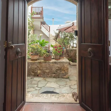 Ilianthos Traditional Maisonette 펜션 *