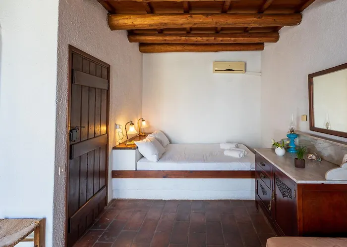 Ilianthos Traditional Maisonette *